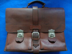 Retro leather handbag
