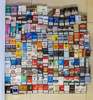 Cigaretta gyűjtemény bontatlan limitált szériás, fémdobozos, külföldi, magyar 166 db