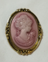 Cameo brooch.