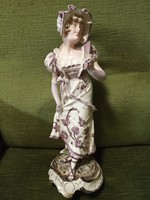 Charming lady with a fan - faience (?) Statue
