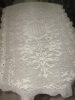 Beautiful ecru baroque flower pattern crocheted antique lace tablecloth