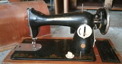 Antique bag sewing machine