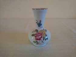 Kis virágos váza