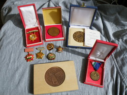 UK0272  Bronz érem és kitüntetés gyűjtemény ingyen posta
