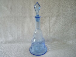 Szép formájú kék kínáló üveg butella borosüveg