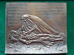 Miklós Borsos: pietá (1983) bronze relief