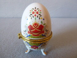 Jewelry holder porcelain egg.