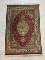 Iráni kézi csomózású szőnyeg