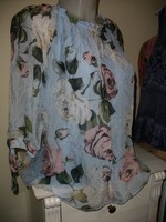 Top with blue silk and white rose