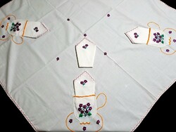 Special tablecloth embroidered with a violet flower pattern with 4 napkins, size on the pictures