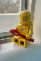 Collectible retro lego astronaut figure sp007