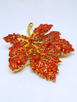 Gilded red maple leaf brooch 14