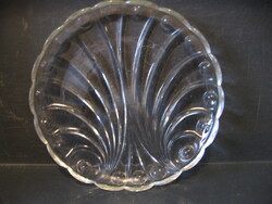 Shell-shaped glass plate, offering