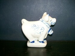 Zsolnay cow figure