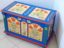 Tulip chest, painted individual tulip chests can be ordered