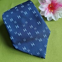 Wedding nyk42 - letters h on a dark blue background - silk tie