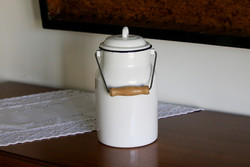 2 Liter, white, Bonyhád, milk jug.