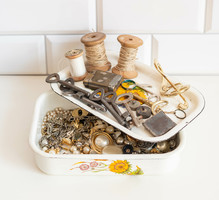 A package of small things in a sunflower enamel box from 1 ft! - For creative purposes, recycling