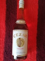 Retro Cezar vinjak. Szerb konyak ital. 1980-as évekből. Bontatlan. .