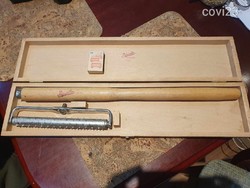 Középkori sorszámozott fizikoterápiás kinzóeszköz de állítólag tapétakaparásra is jó :)