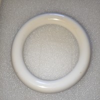 Wonderful wide white rubber bracelet at a good price!