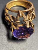 Yellow gold ring with amethyst stone