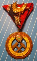 Miner's service bronze medal, nicely decorated and painted (there is a post office)!