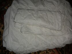 100% cotton bed linen made with the snow-white wasp's nest technique