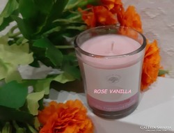 Vegan Indian scented candle with pure plant ingredients, rose vanilla