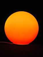 Wofi Leuchten narancs üveggömb asztali lámpa