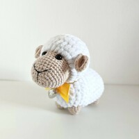 Crocheted plush lamb