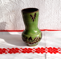 Ceramic vase with green glaze