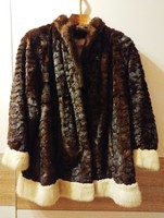 Brown fur coat (81 cm long), with beautiful shiny hair, with a silk lining