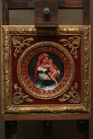 Representation of Mary with her baby on a plate!