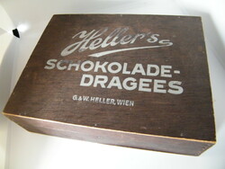 Vintage Heller csokoládés fadoboz