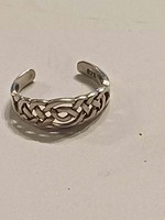 Adjustable size silver ring