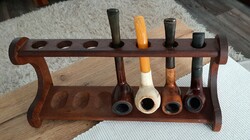 Pipe stand with pipes