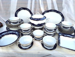 Zsolnay pompadour expanded tableware