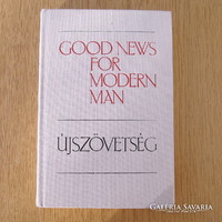 New Testament (Hungarian) - good news for modern man (English).