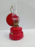 Piros petróleum lámpa