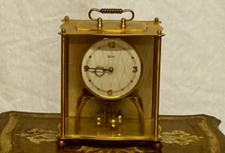 Triumph Art Deco asztali ingaóra