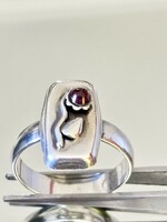Handmade vintage silver ring, embellished with a garnet stone