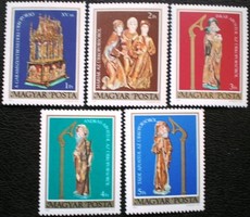 S3392-6 / 1980 Színes faszobrok bélyegsor postatiszta