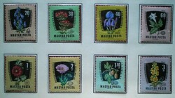 S1853-60 / 1961 Gyógy-és ipari Növények bélyegsor postatiszta