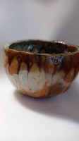 Szabálytalan alakú bézs barna raku ? kerámia pohár, keleti stílusú dísz csésze