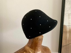 Olasz, lovagló fazonú, strassz kövekkel díszített fekete női kalap, extra darab!