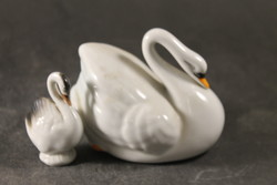Porcelain swans 454