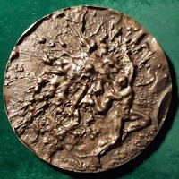 Borsos Miklós: Prometheus, bronz plakett, dombormű, relief (1970)