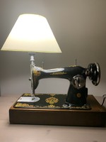 Varrógép asztali lámpa