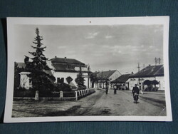 Képeslap, Tolna, Utca részlet a Hősi emlékművel,Szövetkezeti üzlet,bolt,áruház, 1950